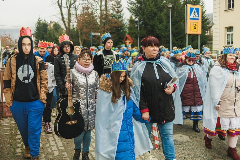 Orszak Trzech Króli 2023 w Jugowie. Z konkursami