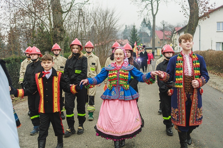 Orszak Trzech Króli 2023 w Jugowie. Z konkursami