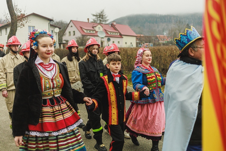 Orszak Trzech Króli 2023 w Jugowie. Z konkursami