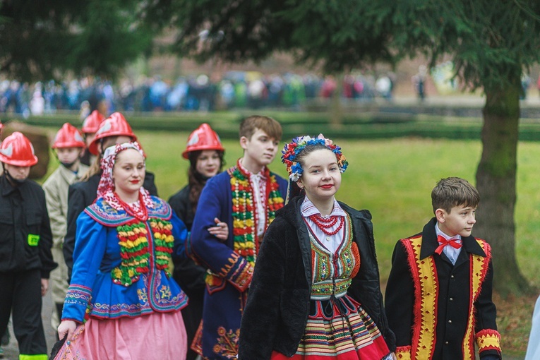 Orszak Trzech Króli 2023 w Jugowie. Z konkursami