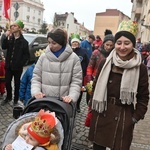 Orszak Trzech Króli 2023 w Świdnicy. Tradycyjnie z osiołkami