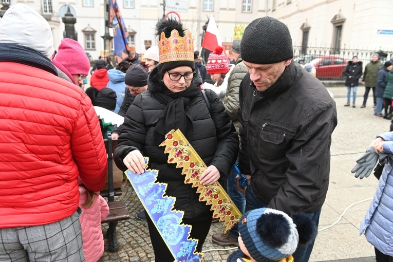 Orszak Trzech Króli 2023 w Świdnicy. Tradycyjnie z osiołkami