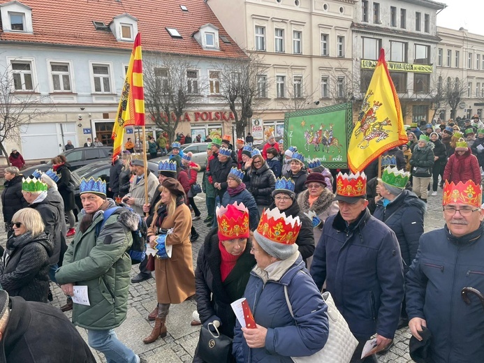 Orszak Trzech Króli 2023 w Świebodzicach. Razem do Betlejem