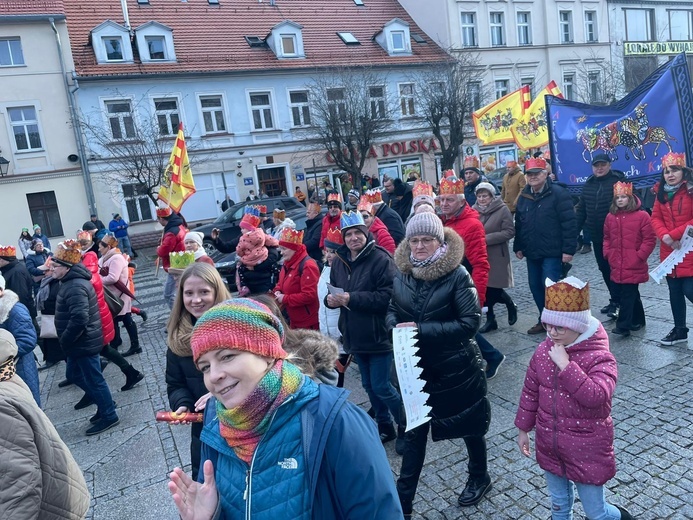 Orszak Trzech Króli 2023 w Świebodzicach. Razem do Betlejem