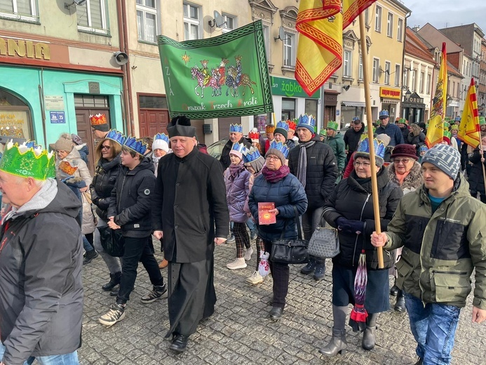 Orszak Trzech Króli 2023 w Świebodzicach. Razem do Betlejem