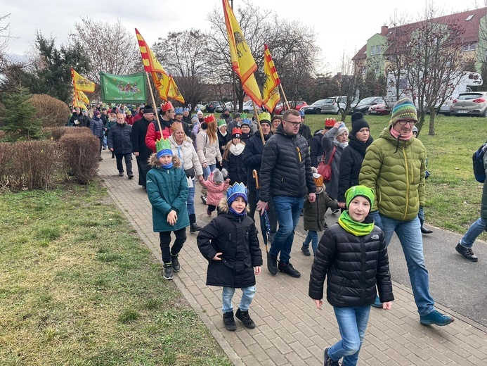 Orszak Trzech Króli 2023 w Świebodzicach. Razem do Betlejem