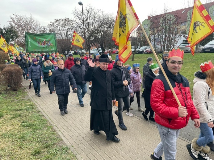 Orszak Trzech Króli 2023 w Świebodzicach. Razem do Betlejem