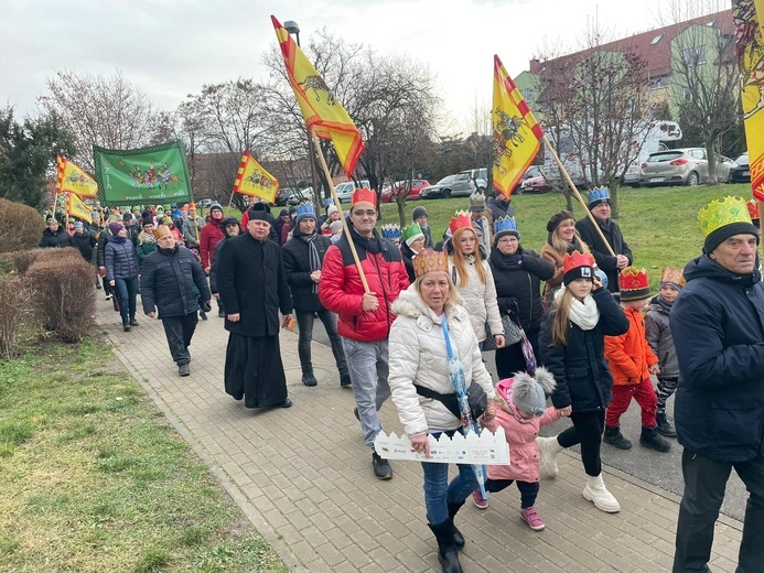 Orszak Trzech Króli 2023 w Świebodzicach. Razem do Betlejem