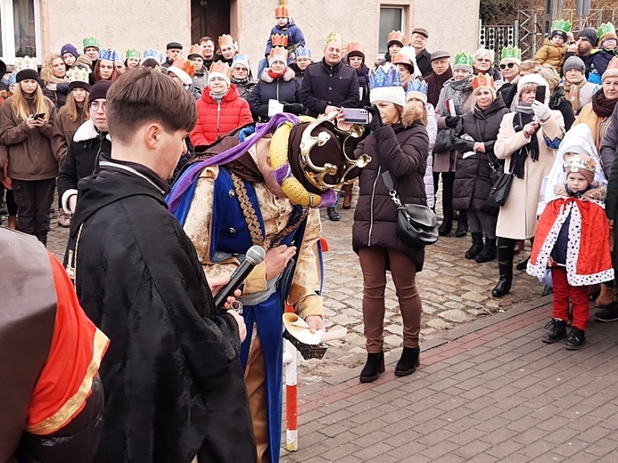 Orszak Trzech Króli 2023 w Jaroszowie. Rodzinna tradycja