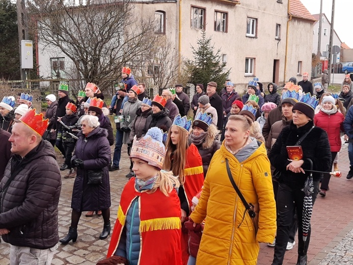 Orszak Trzech Króli 2023 w Jaroszowie. Rodzinna tradycja