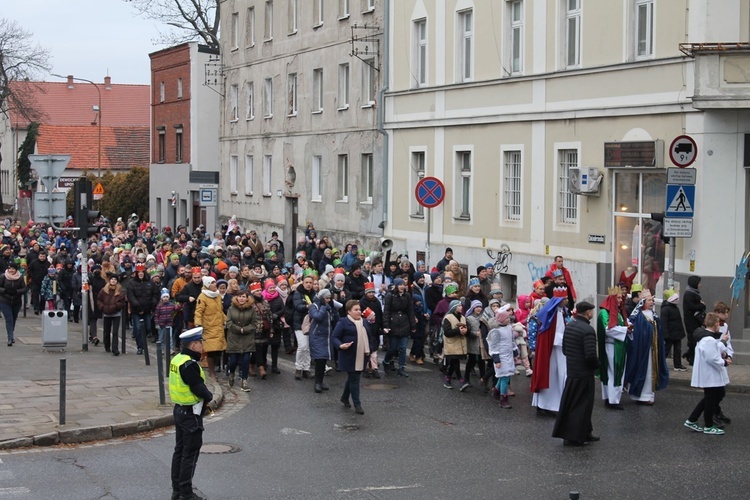 Orszak Trzech Króli we Wrocławiu-Leśnicy 2023