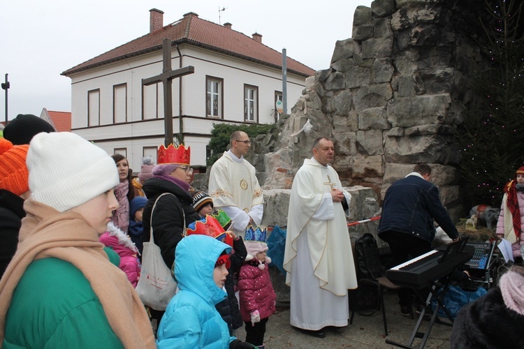 Orszak Trzech Króli we Wrocławiu-Leśnicy 2023