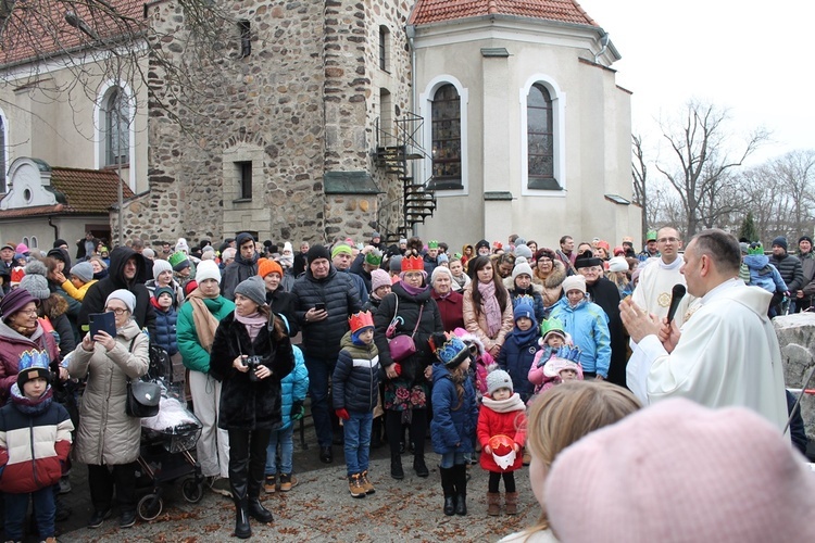 Orszak Trzech Króli we Wrocławiu-Leśnicy 2023