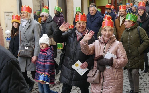 Orszak Trzech Króli w Bielsku-Białej 2023 - na trasie z Aleksandrowic