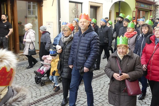 Orszak Trzech Króli w Bielsku-Białej 2023 - na trasie z Aleksandrowic