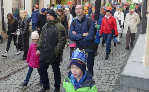 Orszak Trzech Króli w Bielsku-Białej 2023 - na trasie z Aleksandrowic