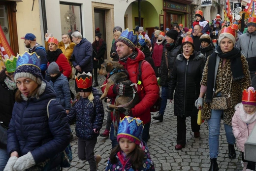 Orszak Trzech Króli w Bielsku-Białej 2023 - na trasie z Aleksandrowic