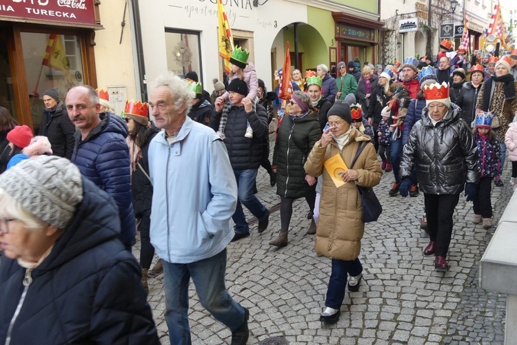 Orszak Trzech Króli w Bielsku-Białej 2023 - na trasie z Aleksandrowic