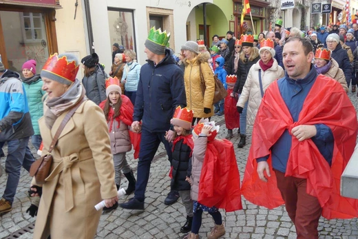 Orszak Trzech Króli w Bielsku-Białej 2023 - na trasie z Aleksandrowic