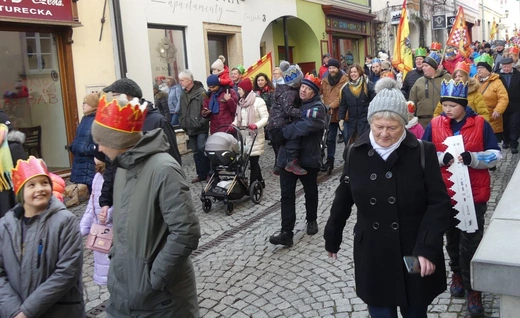 Orszak Trzech Króli w Bielsku-Białej 2023 - na trasie z Aleksandrowic