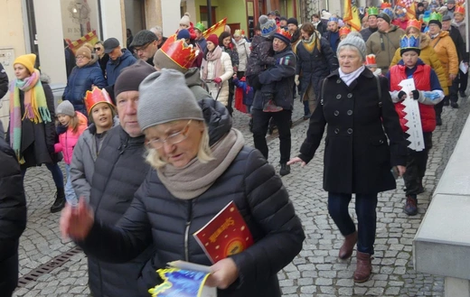 Orszak Trzech Króli w Bielsku-Białej 2023 - na trasie z Aleksandrowic