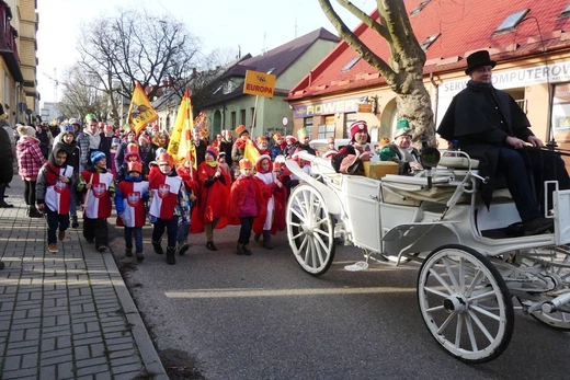 Orszak Trzech Króli w Bielsku-Białej 2023 - na trasie z Aleksandrowic