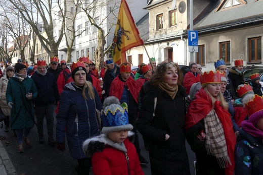 Orszak Trzech Króli w Bielsku-Białej 2023 - na trasie z Aleksandrowic