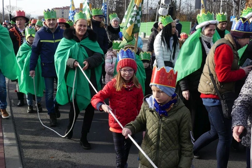 Orszak Trzech Króli w Bielsku-Białej 2023 - na trasie z Aleksandrowic