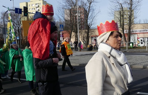 Orszak Trzech Króli w Bielsku-Białej 2023 - na trasie z Aleksandrowic