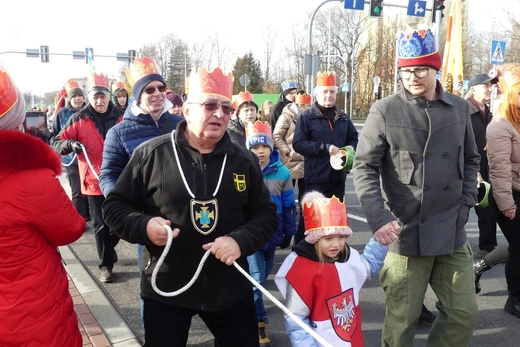 Orszak Trzech Króli w Bielsku-Białej 2023 - na trasie z Aleksandrowic