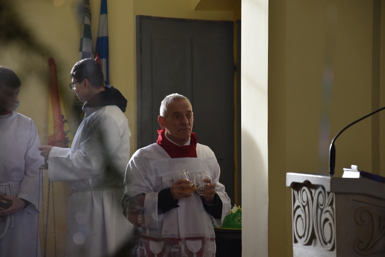 Orszak Trzech Króli 2023 w Dobromierzu. Strażacy zrobili zadymę