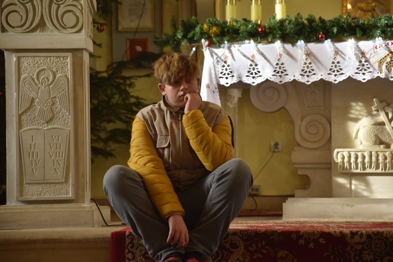 Orszak Trzech Króli 2023 w Dobromierzu. Strażacy zrobili zadymę