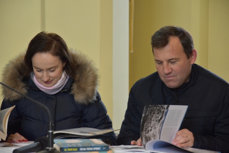 Orszak Trzech Króli 2023 w Dobromierzu. Strażacy zrobili zadymę