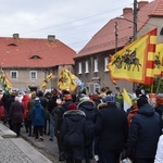 Orszak Trzech Króli 2023 w Dobromierzu. Strażacy zrobili zadymę