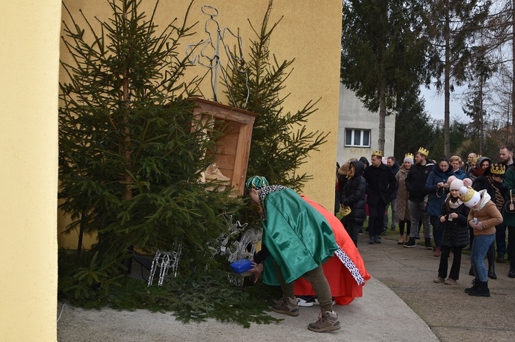 Orszak Trzech Króli 2023 w Mokrzeszowie. Po raz pierwszy