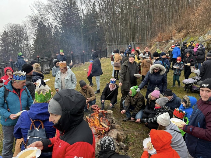 Orszak Trzech Króli 2023 na Górę Igliczną. Z trzech stron