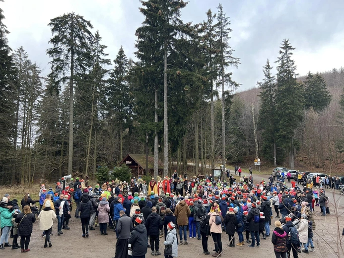 Orszak Trzech Króli 2023 na Górę Igliczną. Z trzech stron