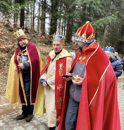Orszak Trzech Króli 2023 na Górę Igliczną. Z trzech stron