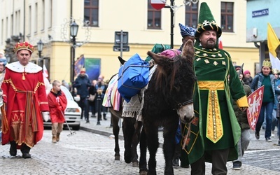 Królowie z Orszaku Trzech Króli w Świdnicy.