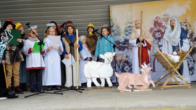 Orszak Trzech Króli 2023 w Łagiewnikach. Z radosnym śpiewem