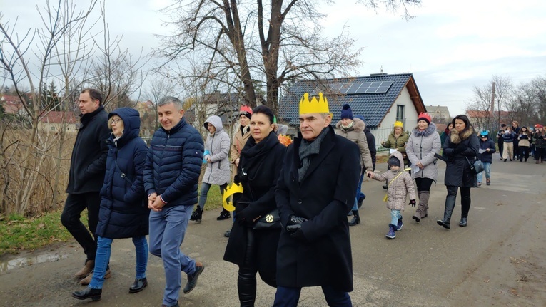 Orszak Trzech Króli 2023 w Łagiewnikach. Z radosnym śpiewem