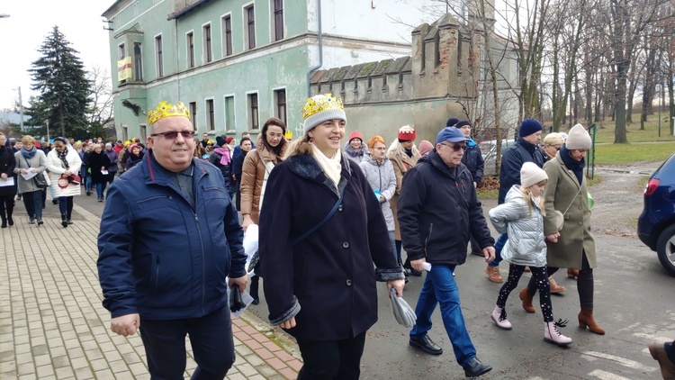 Orszak Trzech Króli 2023 w Łagiewnikach. Z radosnym śpiewem