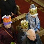 Orszak Trzech Króli 2023 w Walimiu. Z kościoła do kościoła