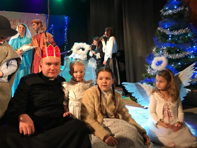 Orszak Trzech Króli 2023 w Ząbkowicach Śl. Kolędowali z Gennesaret
