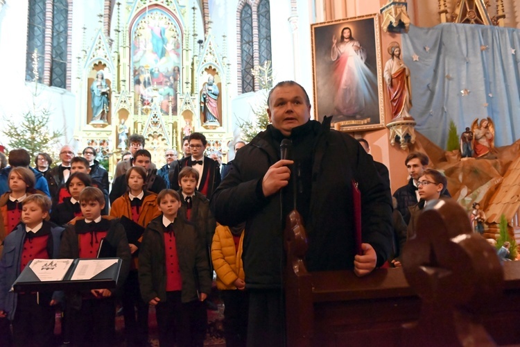 Osiek. Zakolędowali z Poznańskimi Słowikami