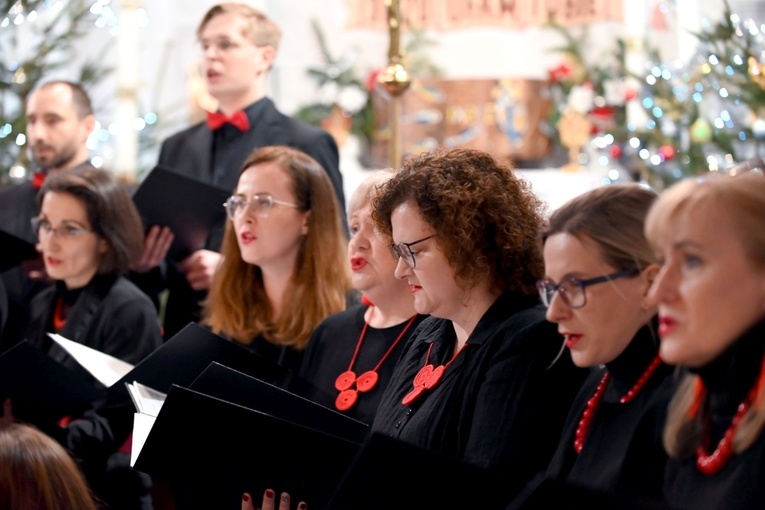 Świdnica. Koncert kolęd w parafii Miłosierdzia Bożego