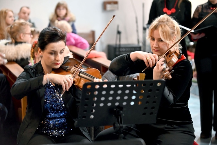 Świdnica. Koncert kolęd w parafii Miłosierdzia Bożego