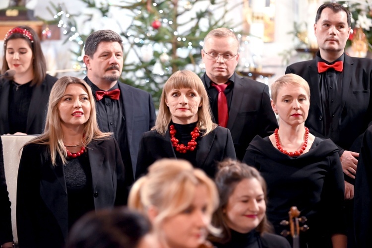 Świdnica. Koncert kolęd w parafii Miłosierdzia Bożego