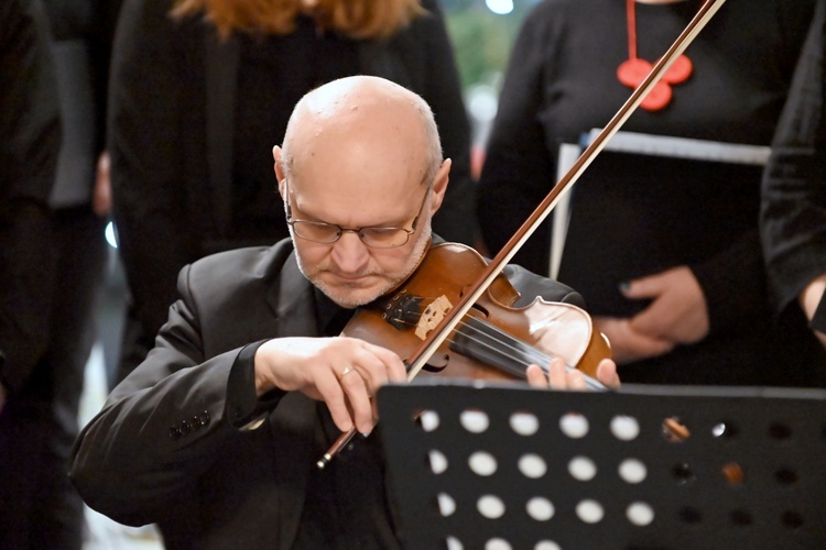 Świdnica. Koncert kolęd w parafii Miłosierdzia Bożego