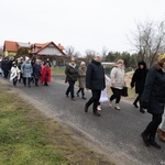 Uliczne jasełka i kolędowanie w Wilkowie